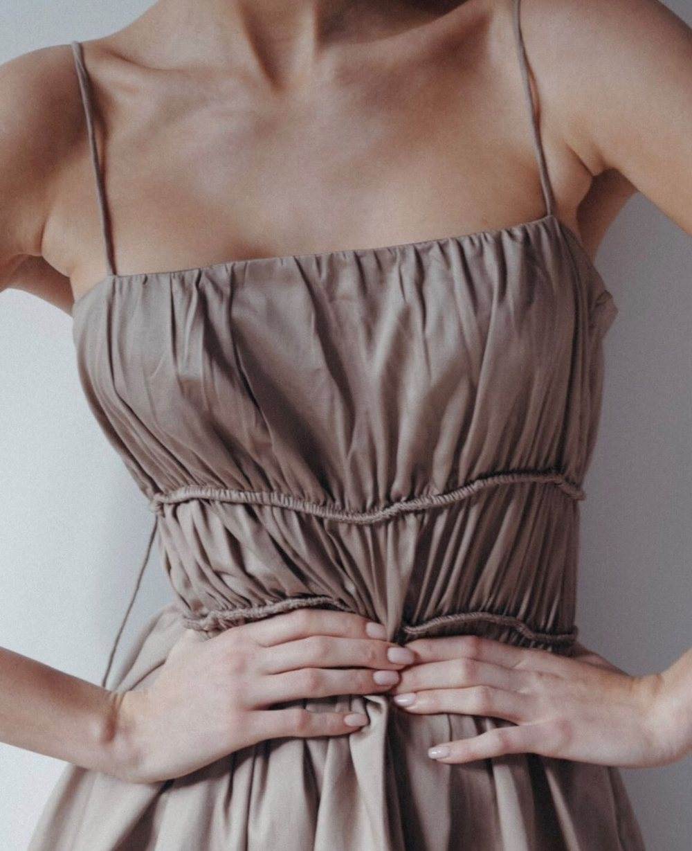 Gathered-waist dress in stone cotton